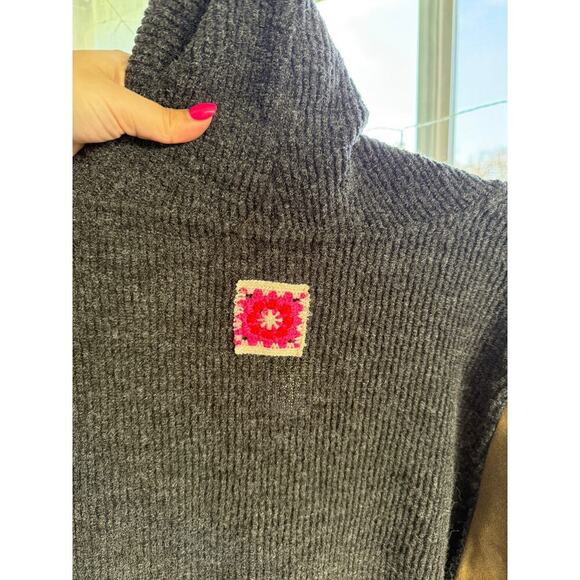 POL zip up sweater - Picture 10 of 10